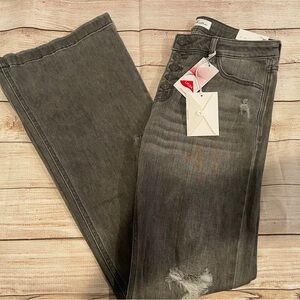 KanCan distressed jeans